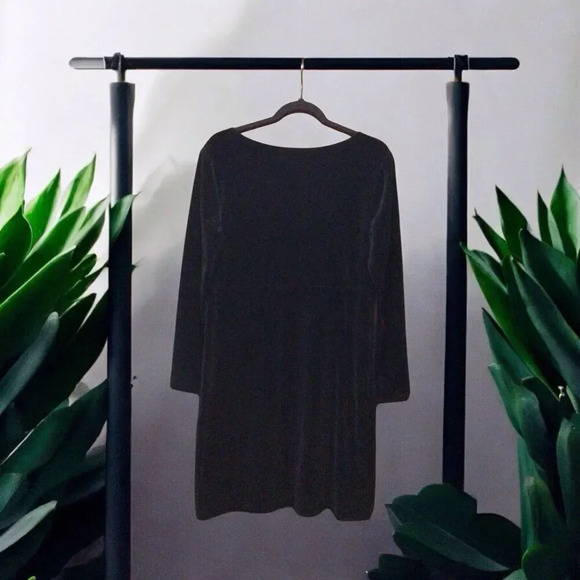Womens Hanna Andersson Softest Danish Fabric Black Velvet Dress Size Medium - Picture 2 of 6